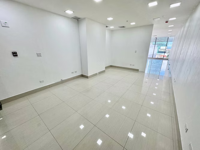 OFICINA EN RBS TOWER · 56 M² · BAÑO PRIVADO · 1002A - Imagen 9