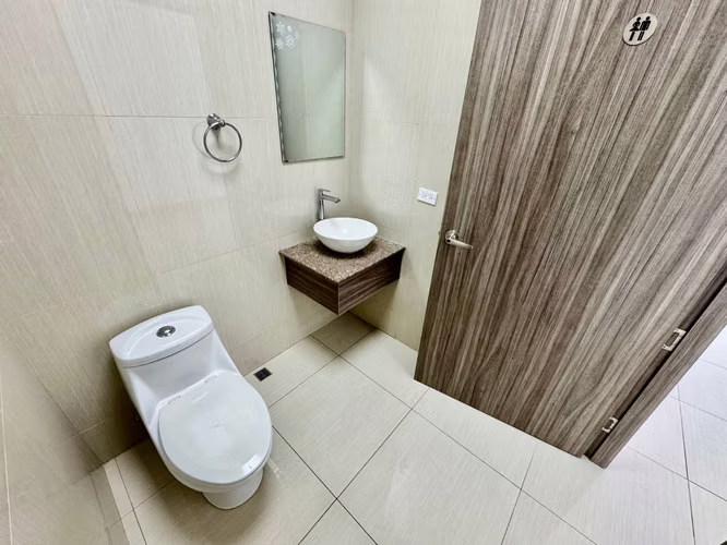 OFICINA EN RBS TOWER · 56 M² · BAÑO PRIVADO · 1002A - Imagen 4
