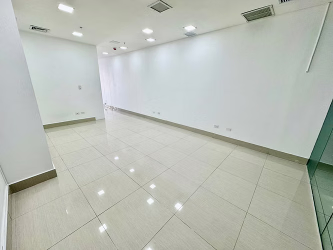 OFICINA EN RBS TOWER · 56 M² · BAÑO PRIVADO · 1002A - Imagen 2