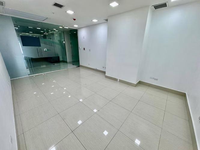 OFICINA EN RBS TOWER · 56 M² · BAÑO PRIVADO · 1002A - Imagen 3