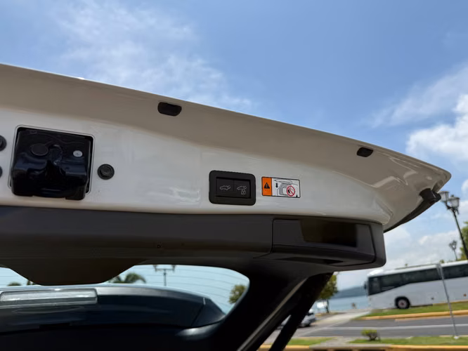 TOYOTA RAV4 HIBRIDO 2.5 4X4 - Imagen 16