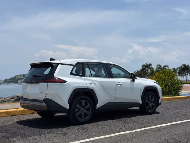 TOYOTA RAV4 HIBRIDO 2.5 4X4 - Imagen 4