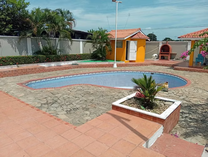 Vendo Casa en Don Bosco, cerca de la estación del tren, con 4 habitaciones para renta - Imagen 4