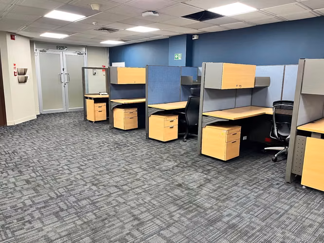 ALQUILO EXCLUSIVAS OFICINAS EN LA MEJOR UBICACION DE LA CIUDAD - Imagen 4