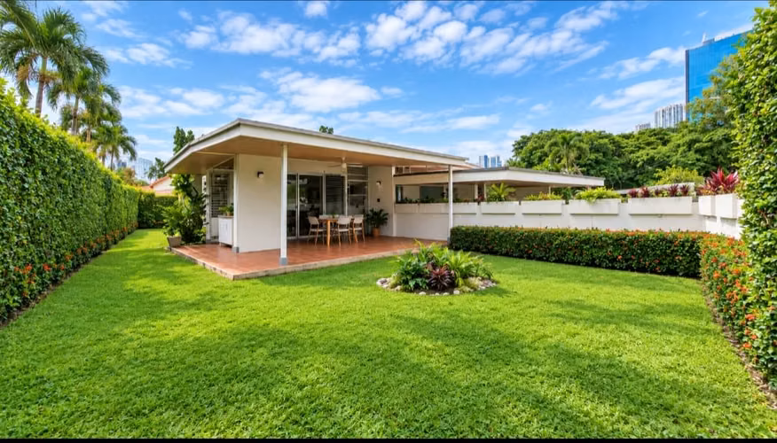 Casa en Venta en San Francisco Amplio Terreno de 538 m² Zona Central VY