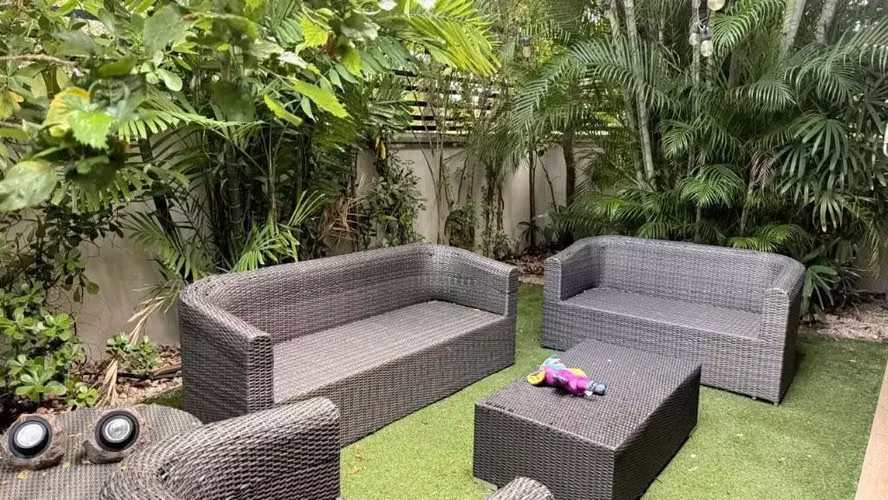 Casa en Coco del Mar I con terraza y remodelada - Imagen 2