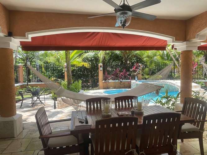 ALQUILO IMPECABLE CASA UNIFAMILIAR AMOBLADA CON PISCINA
