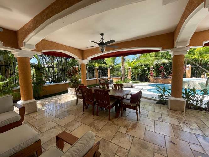 ALQUILO IMPECABLE CASA UNIFAMILIAR AMOBLADA CON PISCINA