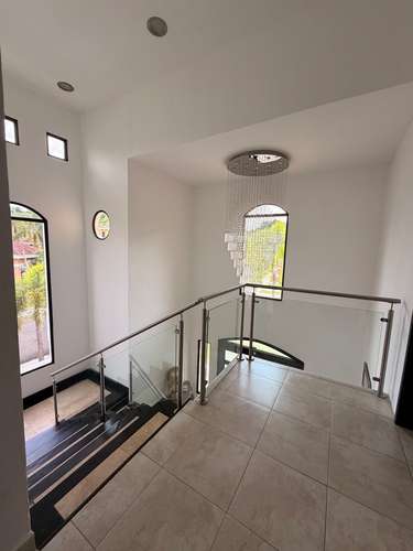 ALQUILO IMPECABLE CASA UNIFAMILIAR AMOBLADA CON PISCINA - Imagen 9
