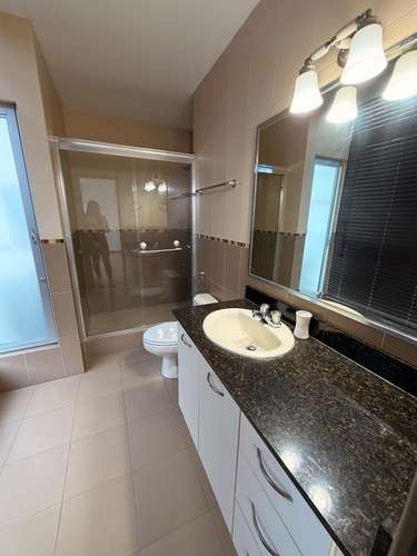 ALQUILO ESPECTACULAR APARTAMENTO VISTA FRONTAL AL MAR  - Imagen 7