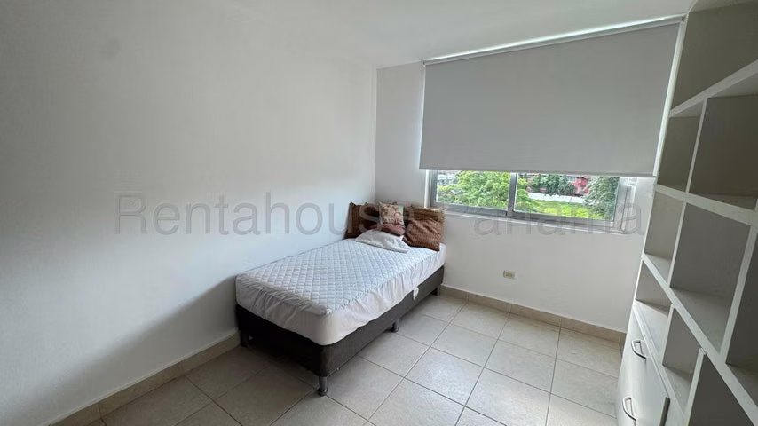 Se vende apartamento con balcón en Clayton - Imagen 12