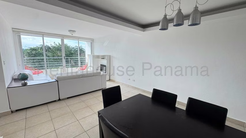 Se vende apartamento con balcón en Clayton - Imagen 8