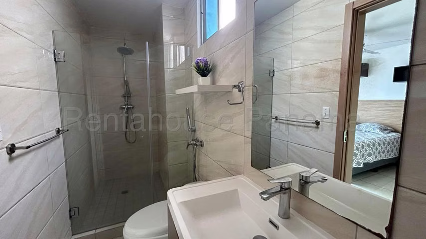 Alquiler de apartamento amoblado en Vía España - Imagen 7