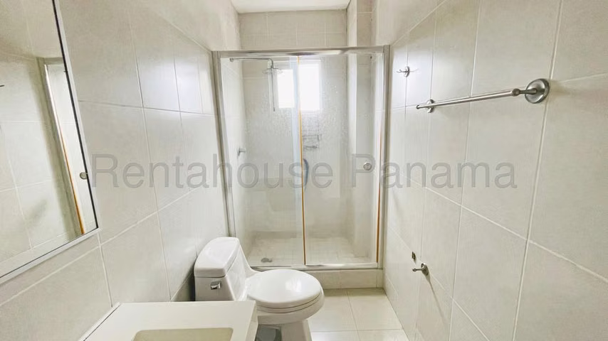 Alquiler de apartamento de 2 niveles en Obarrio - Imagen 8