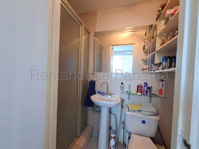 Venta de Casa Semi-amoblada en Chanis EC