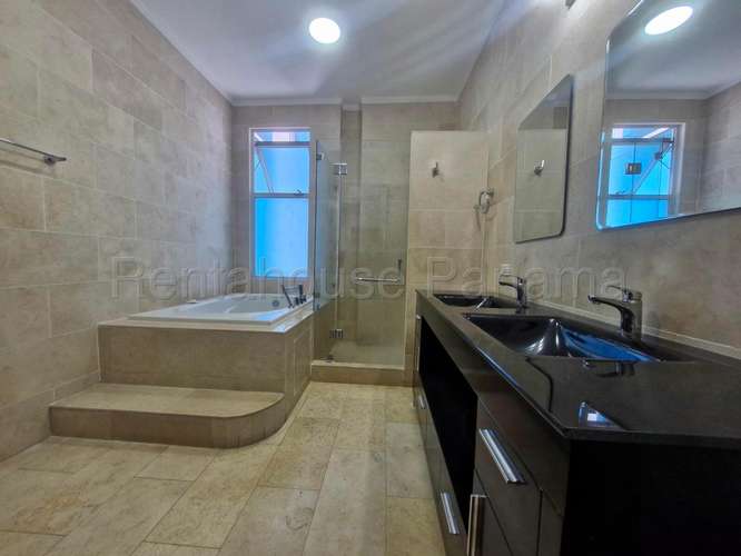 Apartamento en Alquiler C/ Opción a Compra en Punta Pacifica Vista al Mar 262 m² LR