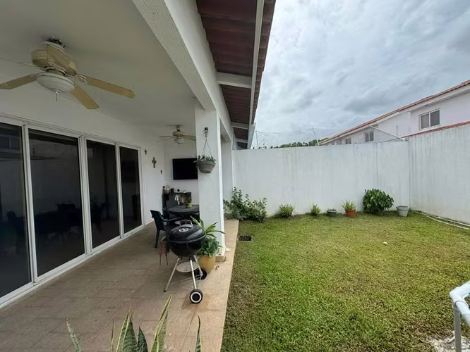 Venta Quintas de Versalles Lyon Esquinera Remodelada $335,000 - Imagen 4