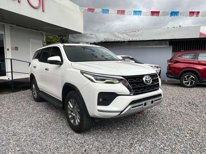 TOYOTA FORTUNER SRV 2024  - Imagen 6