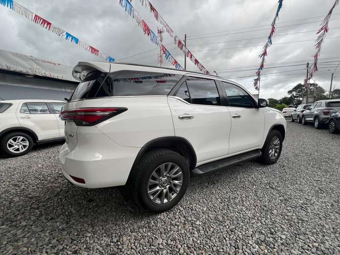 TOYOTA FORTUNER SRV 2024  - Imagen 3