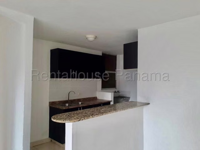 Se vende apartamento con balcón en Altos de Panamá - Imagen 11