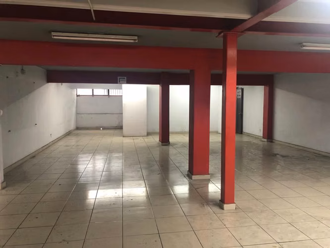 Alquiler o Venta de Edificio Comercial en Calidonia