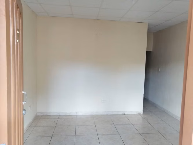 LA CHORRERA SE ALQUILA APARTAMENTO CALLE MATUNA, A 1 MINUTO DE AVE. LIBERTADOR