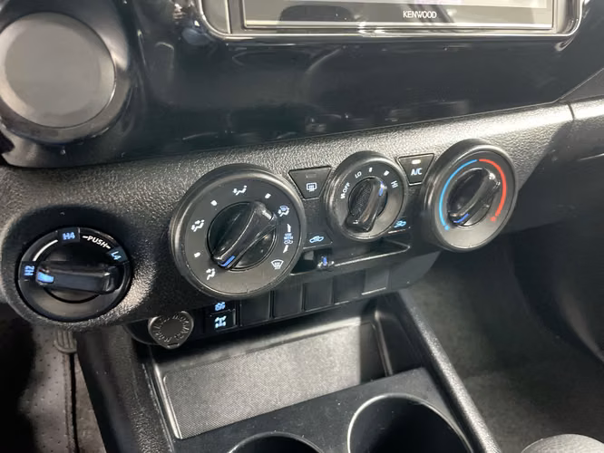 TOYOTA HILUX - 2025 - PPHA - Automarket - Imagen 9