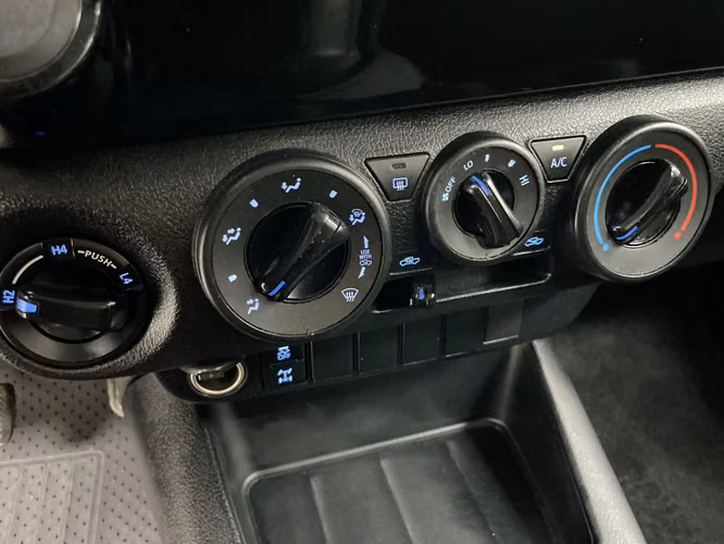 TOYOTA HILUX - 2025 - PPHX - Automarket - Imagen 9