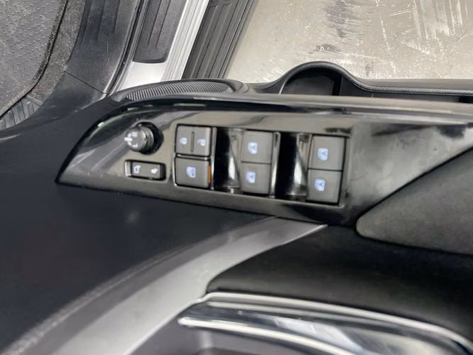 TOYOTA FORTUNER - 2025 - TFXX - Automarket - Imagen 4
