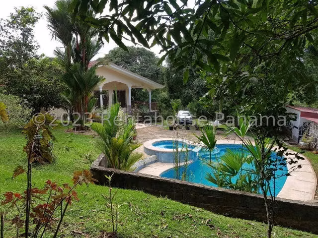 SE VENDE FINCA 9,500MTS CON PISCINA Y JACUZZ EN ARRAIJAN (HUILE)