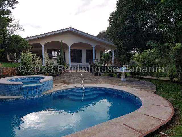 SE VENDE FINCA 9,500MTS CON PISCINA Y JACUZZ EN ARRAIJAN (HUILE)