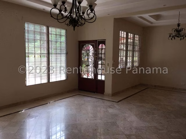 SE VENDE FINCA 9,500MTS CON PISCINA Y JACUZZ EN ARRAIJAN (HUILE)