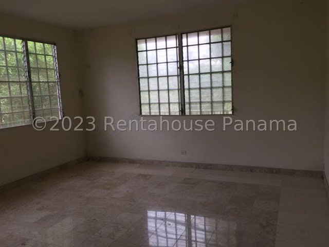 SE VENDE FINCA 9,500MTS CON PISCINA Y JACUZZ EN ARRAIJAN (HUILE)