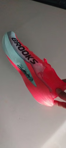 Vendo Brooks Hyperion Elite 5 nuevas, talla 10 de hombre, 11.5 de mujer - Imagen 2
