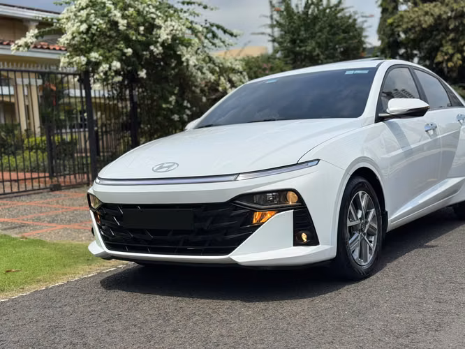 Hyundai Accent 2025, Version Full Extras     - Imagen 11