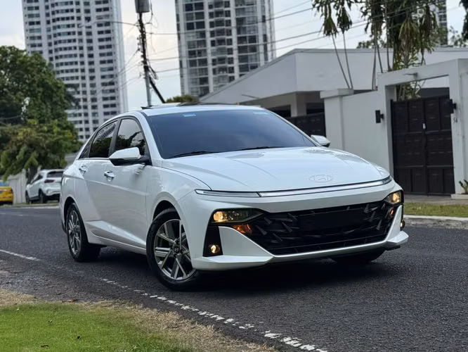 Hyundai Accent 2025, Version Full Extras     - Imagen 3