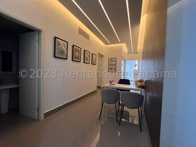 Se vende consultorios en Golden Point - Minimed en la Vía Tumba Muerto