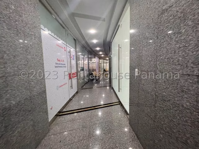 Se vende consultorios en Golden Point - Minimed en la Vía Tumba Muerto