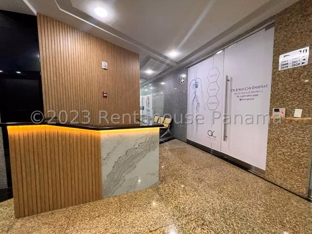 Se vende consultorios en Golden Point - Minimed en la Vía Tumba Muerto