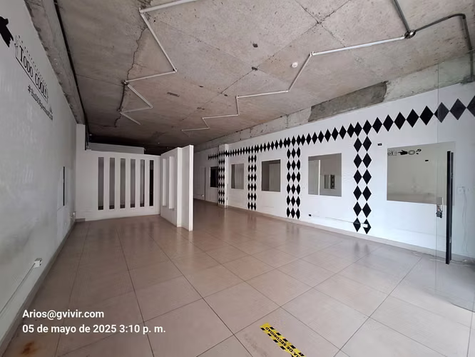 Liberty Plaza. Local 115mts terminado AC $2145.26