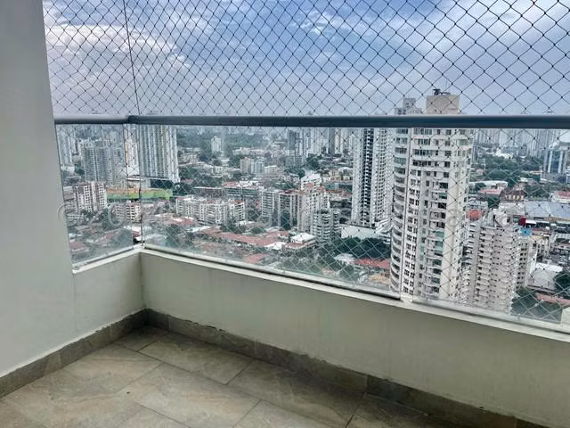 Se alquile amplio apartamento con balcón y lindas vistas en El Carmen - Imagen 7