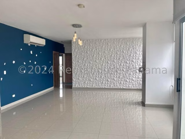 Se alquile amplio apartamento con balcón y lindas vistas en El Carmen - Imagen 17
