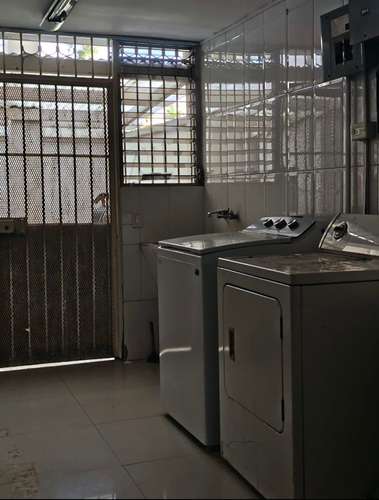 Casa en Alquiler en Obarrio – Ideal para Uso Comercial o Residencial/Spacious House for Rent in Obarrio – Commercial or - Imagen 11
