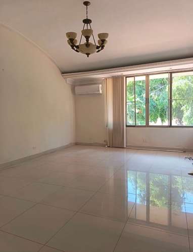 Casa en Alquiler en Obarrio – Ideal para Uso Comercial o Residencial/Spacious House for Rent in Obarrio – Commercial or - Imagen 2