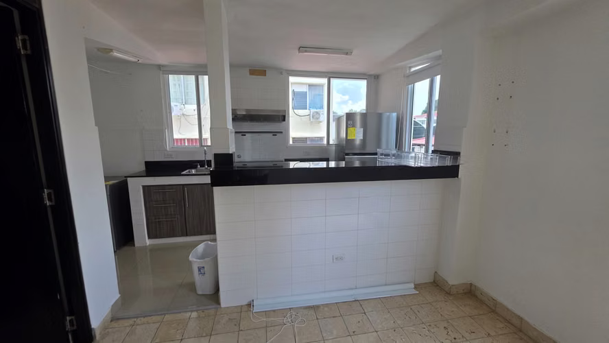 Alquiler de Apartamento Via España Carrasquilla - Imagen 4