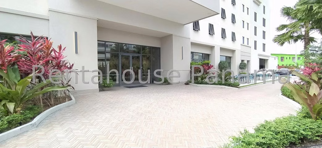 Se vende apartamento en exclusivo Edificio en Santa María Golf & Country Club
