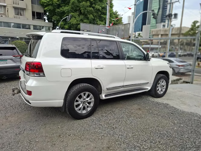 Toyota Land Cruiser 2019 - Imagen 3