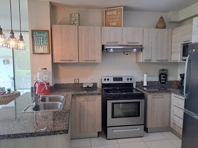 Playa La Ensenada, San Carlos - Apartamento de 2 recámaras con patio y vista al mar - Imagen 2