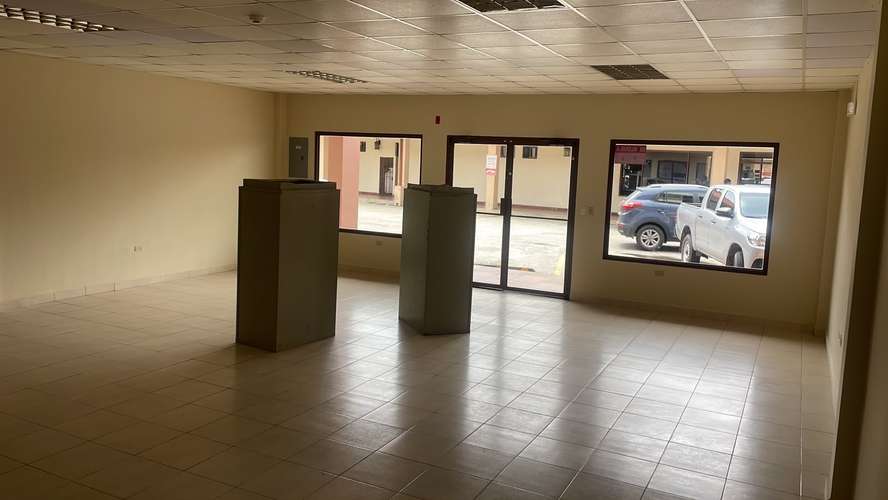 Local Comercial en Alquiler – Plaza Harinos Mall, Penonomé - RE