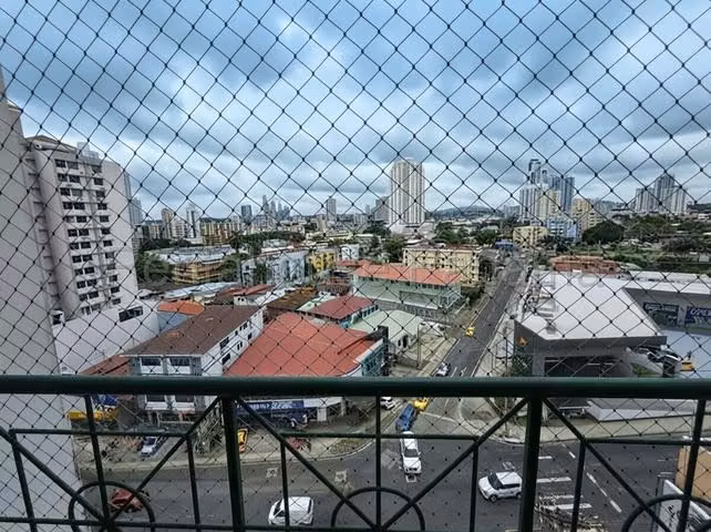 Apartamento remodelado en alquiler en San Francisco, 2 recámaras y 2 baños KDC